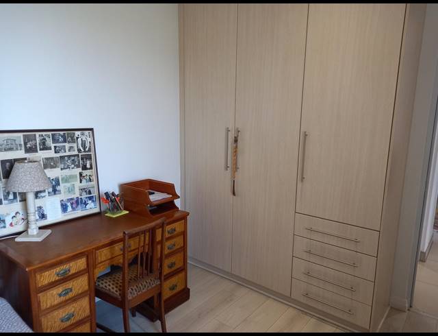 2 BEDROOM FLAT FOR SALE IN MODDERFONTEIN